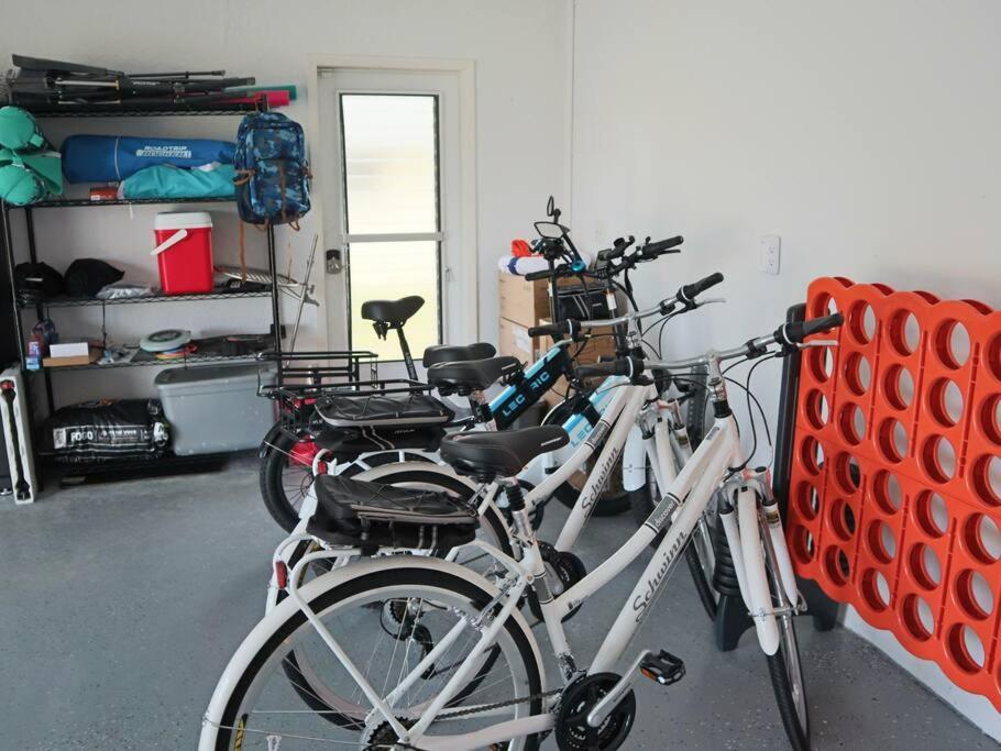 Cozy Retreat, Heated Pool, Water Canal, Bikes,3 Bedroom Cape Coral Bagian luar foto
