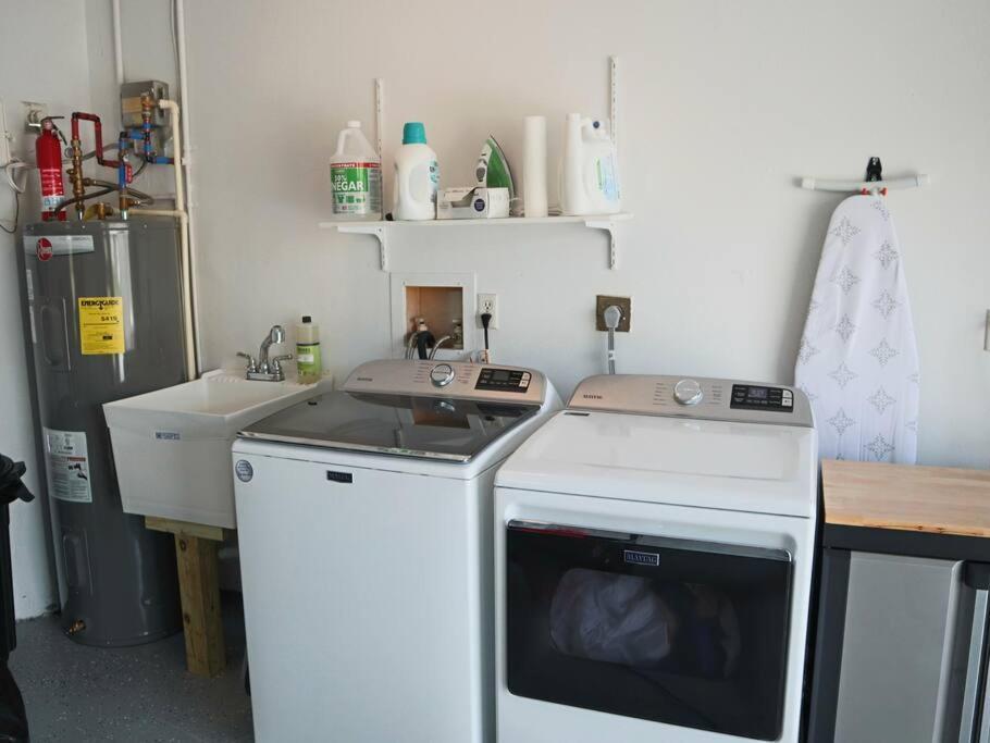 Cozy Retreat, Heated Pool, Water Canal, Bikes,3 Bedroom Cape Coral Bagian luar foto