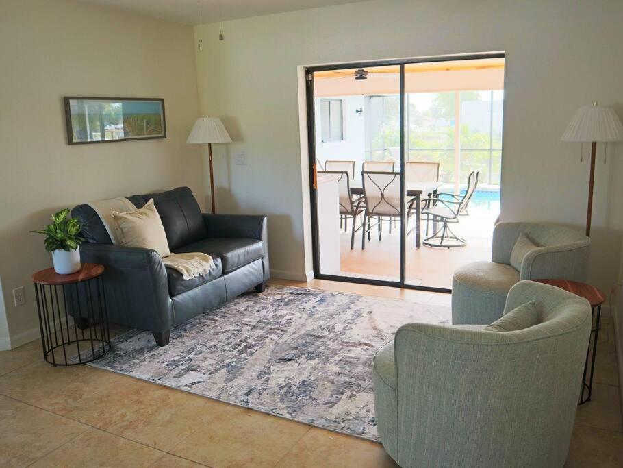 Cozy Retreat, Heated Pool, Water Canal, Bikes,3 Bedroom Cape Coral Bagian luar foto