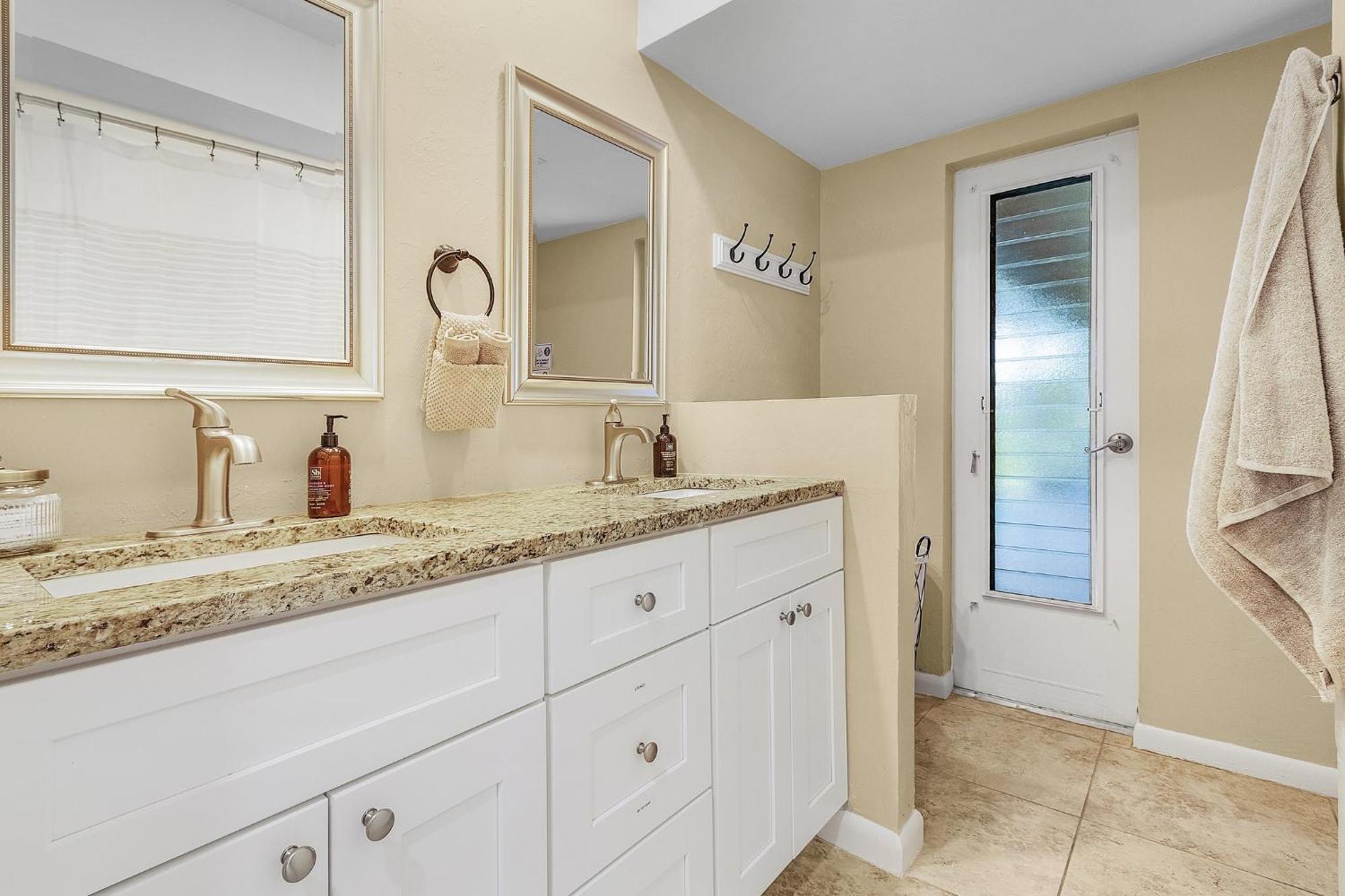 Cozy Retreat, Heated Pool, Water Canal, Bikes,3 Bedroom Cape Coral Bagian luar foto