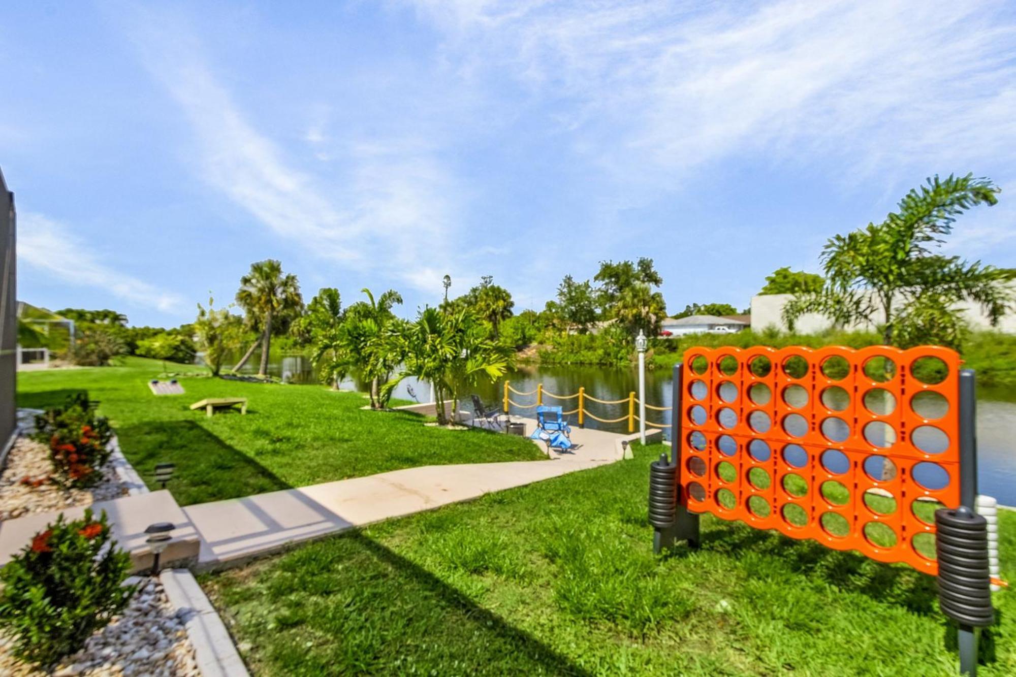 Cozy Retreat, Heated Pool, Water Canal, Bikes,3 Bedroom Cape Coral Bagian luar foto