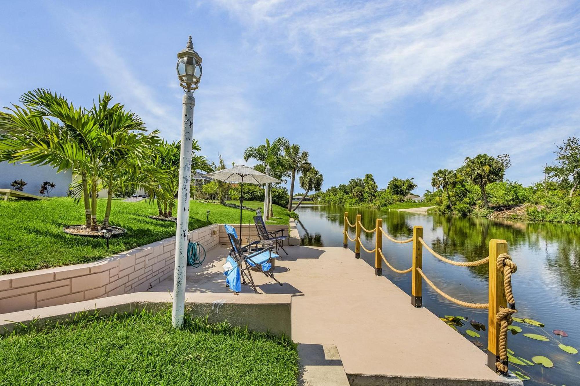 Cozy Retreat, Heated Pool, Water Canal, Bikes,3 Bedroom Cape Coral Bagian luar foto
