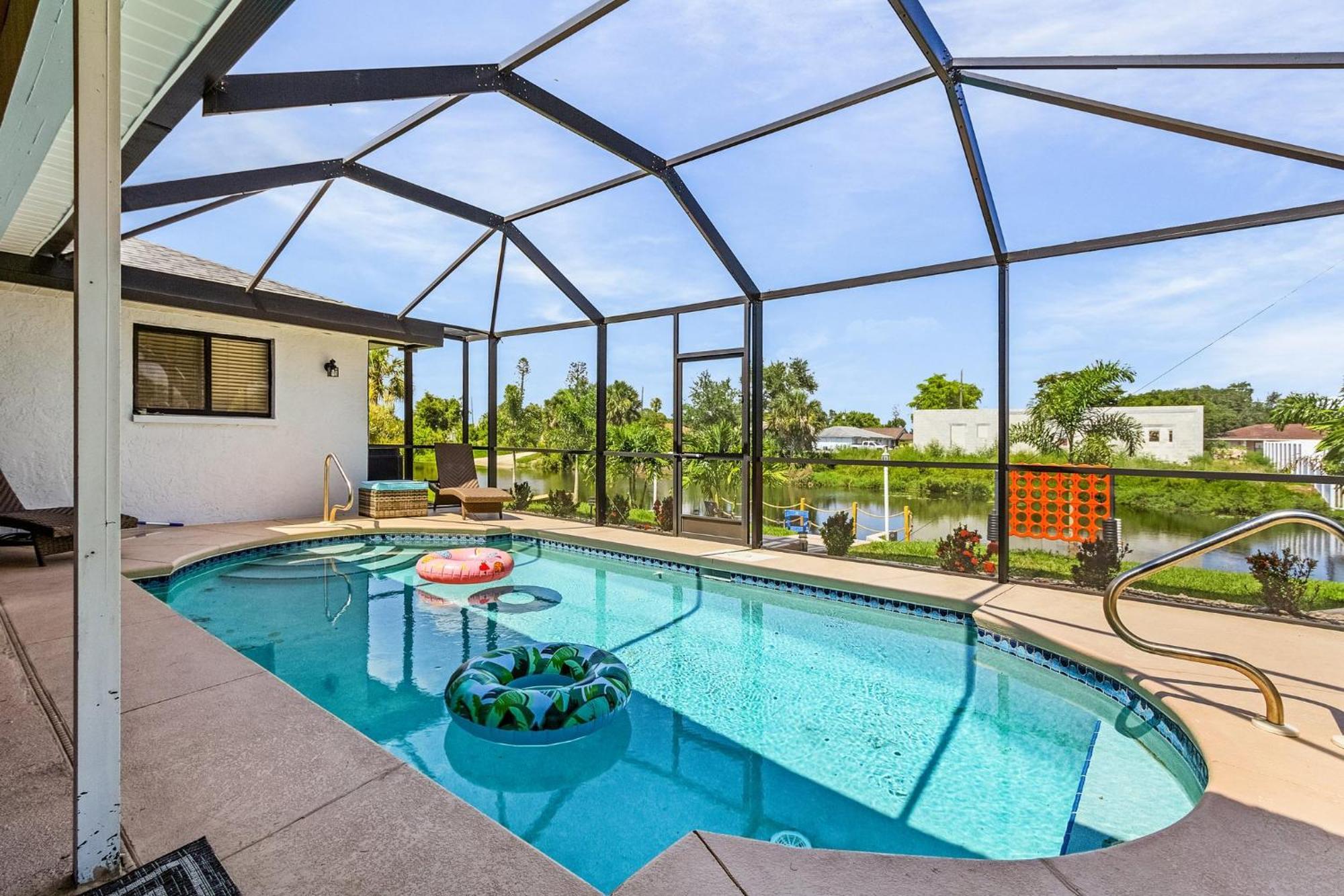Cozy Retreat, Heated Pool, Water Canal, Bikes,3 Bedroom Cape Coral Bagian luar foto