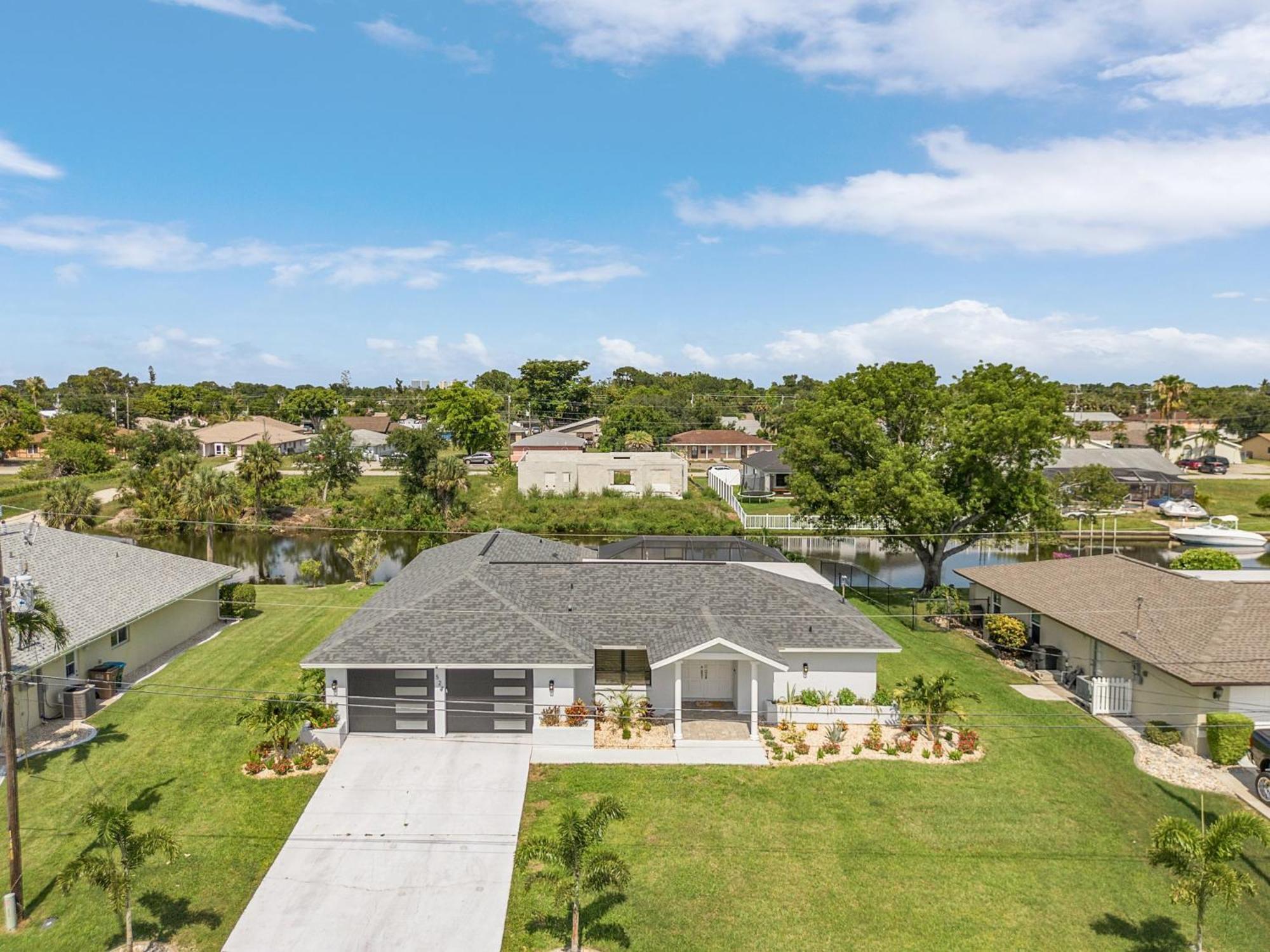 Cozy Retreat, Heated Pool, Water Canal, Bikes,3 Bedroom Cape Coral Bagian luar foto